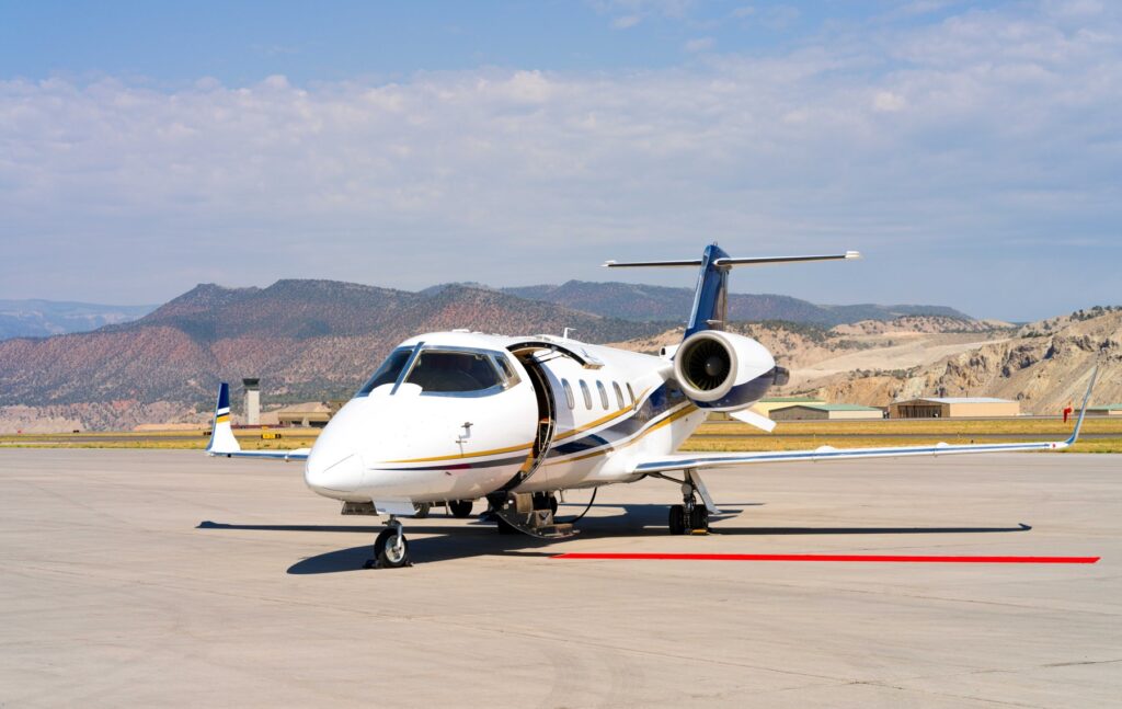 N461MC exterior